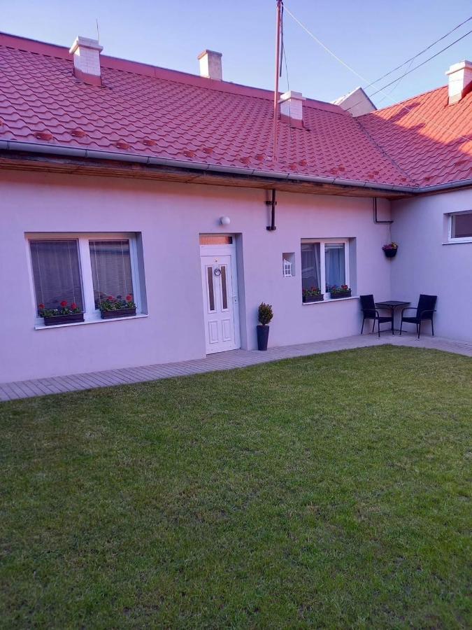 Villa Monica Kralovsky Chlmec Exterior foto
